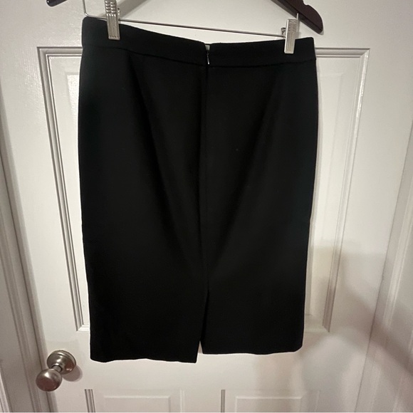 J. Crew Classic Black The Pencil Skirt. Wool SZ 4 Minimalist Neutral Normcore - Picture 3 of 7